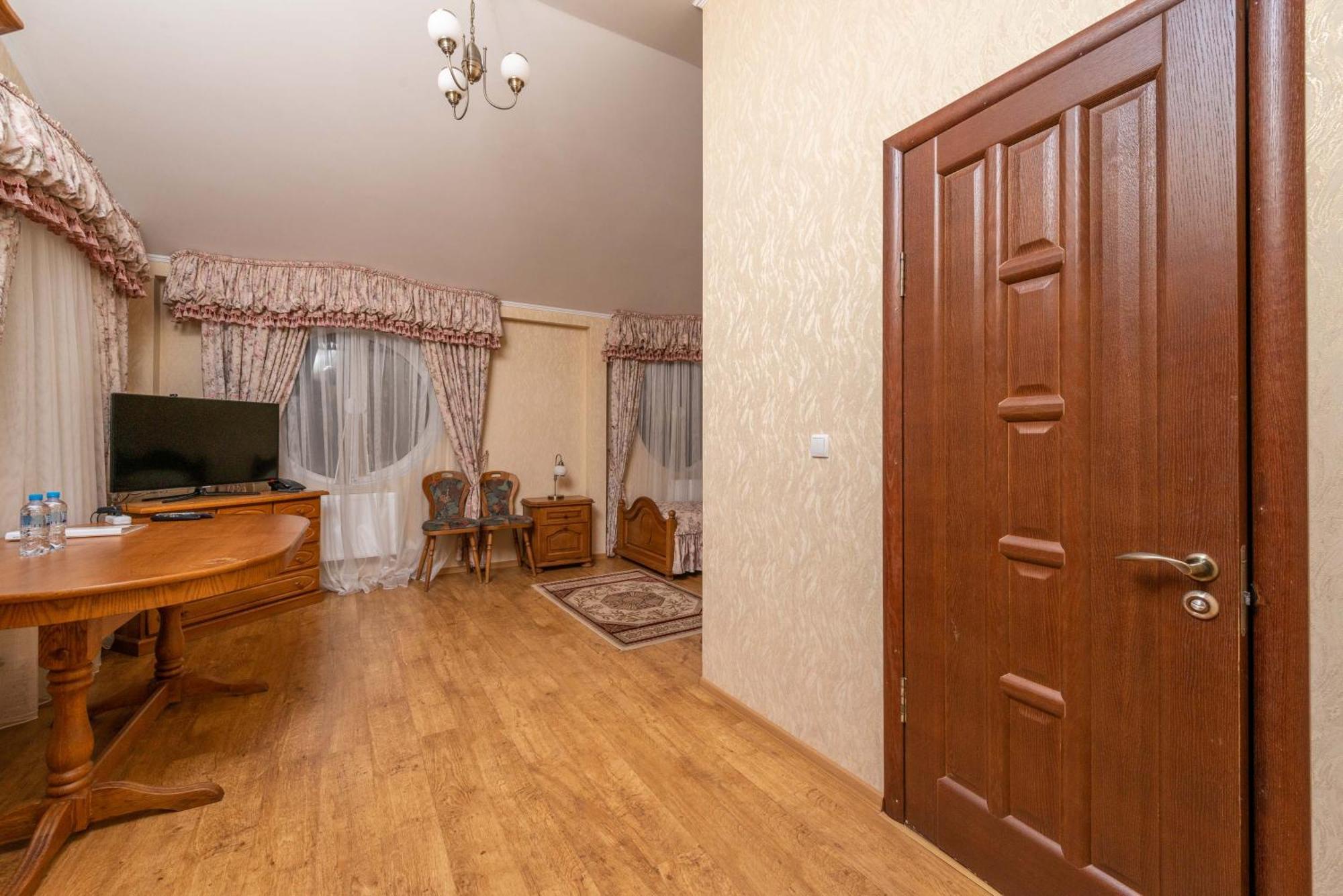 Brech Resort&Spa Gurinovka Staraya エクステリア 写真